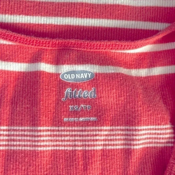 Set of 3 tanks tops and grey leggings Old Navy workout bundle! - Picture 6 of 8